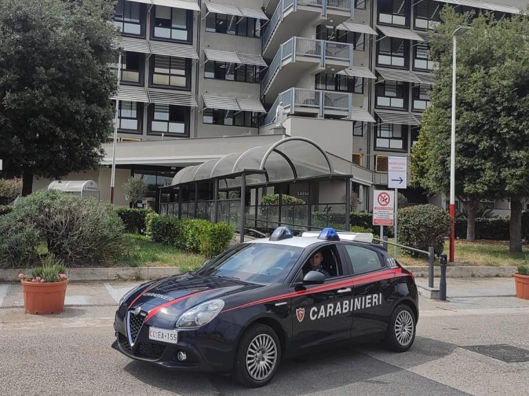 Giovane di Casalnuovo in cella per aver picchiato tre infermieri