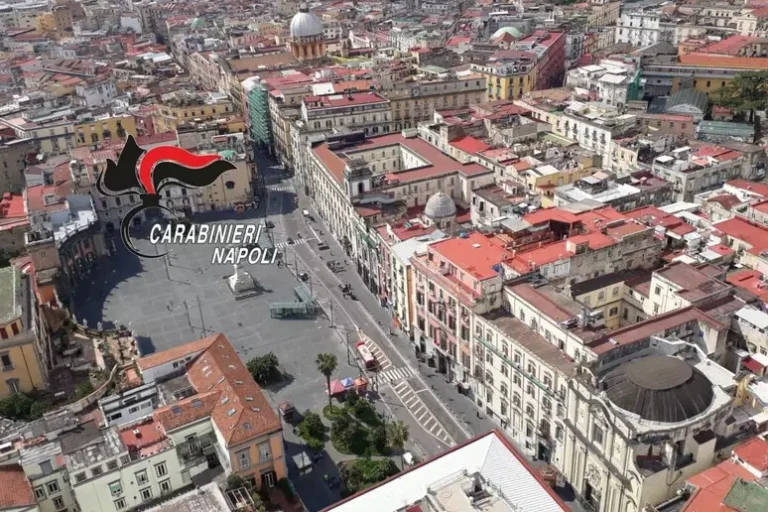 Controlli a Napoli: 14enne denunciato, armi e scooter sequestrati