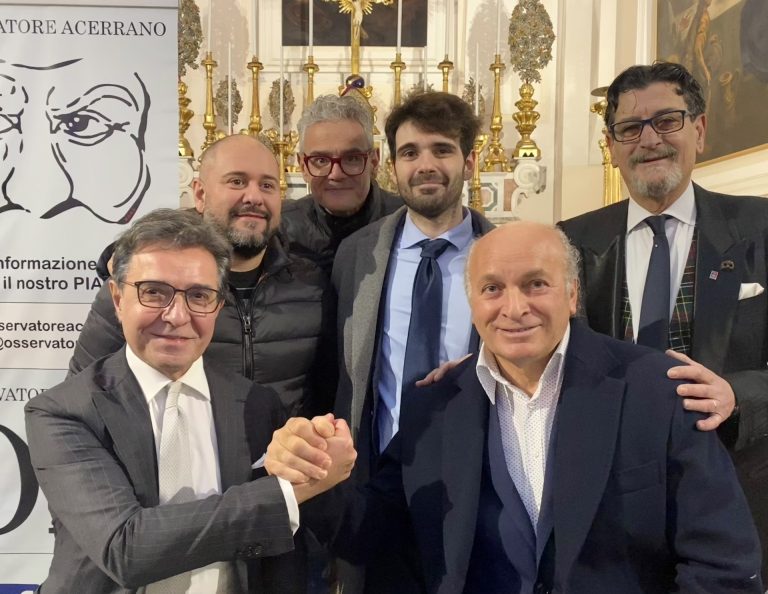 Acerrano dell’Anno, premiati l’oncologo De Laurentiis e il presidente della squadra di calcio