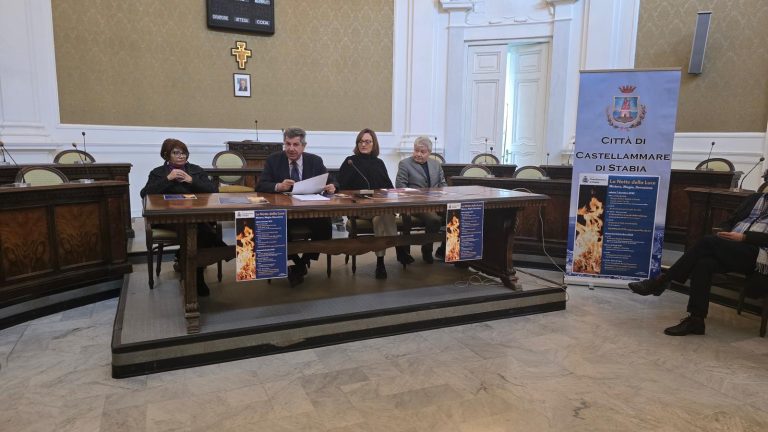Castellammare brilla di luce natalizia: scopri il ricco programma delle festività