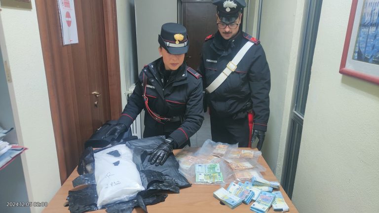 Interrotto scambio di coca, nella valigia 11 chili: 3 arresti