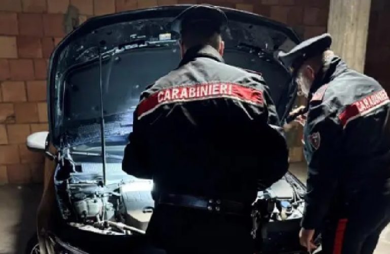 Beccati a smontare le auto rubate, 3 arresti a San Giuseppe Vesuviano