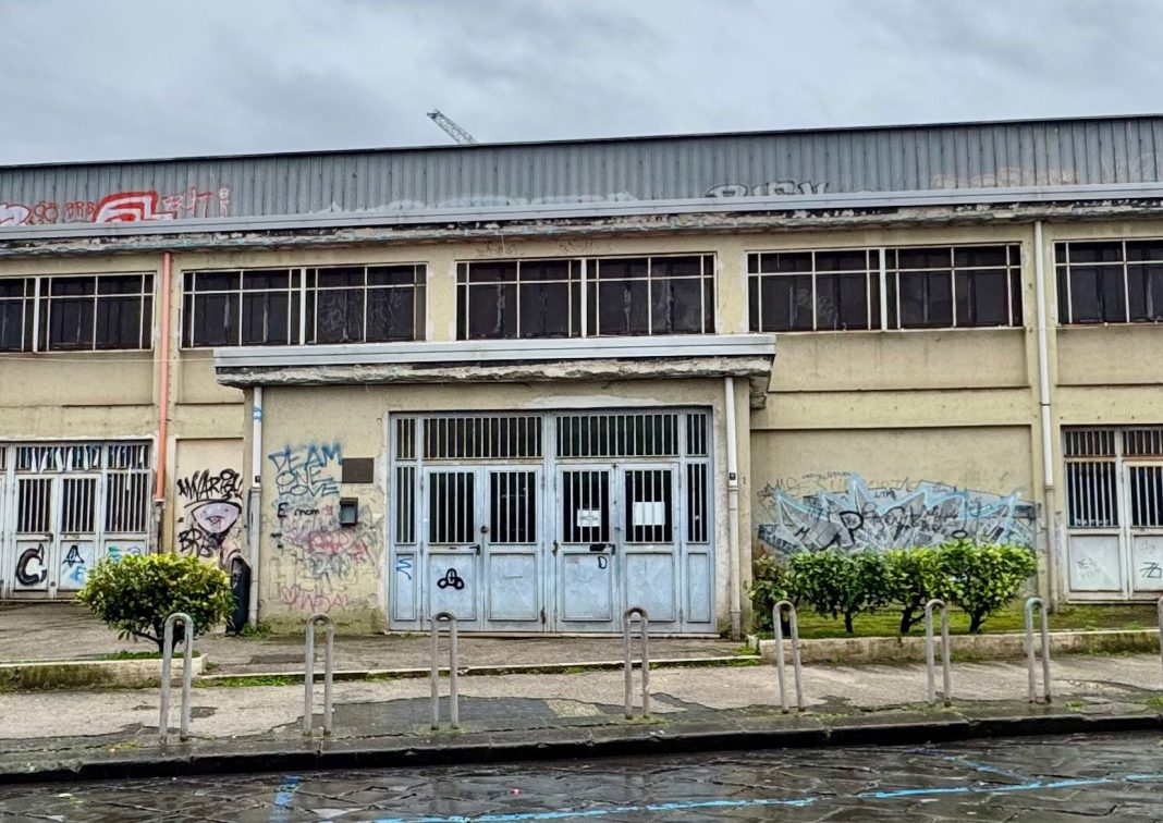 Pala Napolitano, fondi per ristrutturare l’impianto