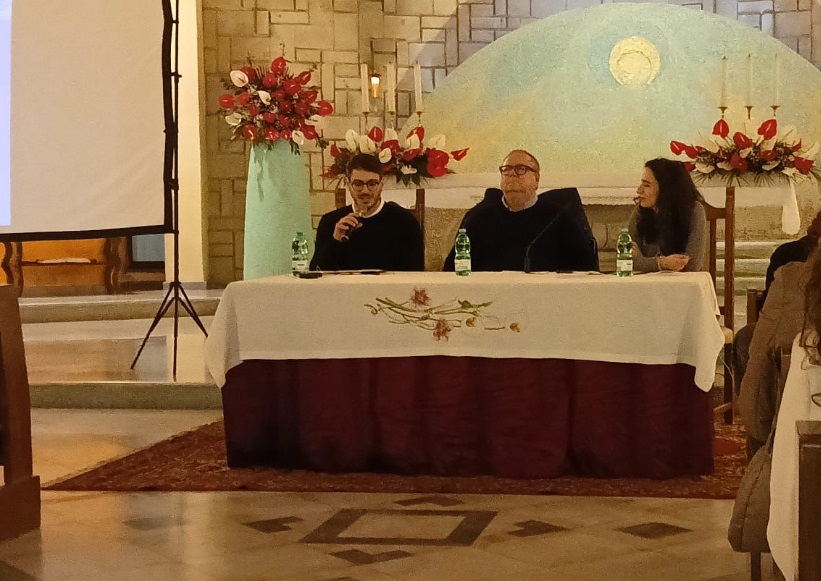 “Tik Tok ci conosce meglio di genitori e amici”: Radice e i segreti dei social