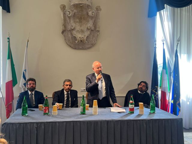 Firmata la convenzione Federazione-Comune, ad Acerra nasce la piscina “Bud Spencer”