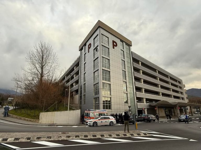 Studente del Vesuviano si lancia nel vuoto e muore all’università