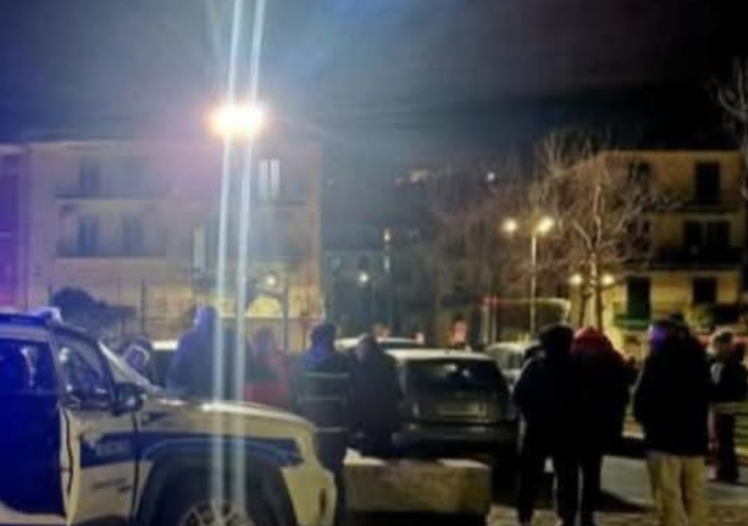 Stanotte ha tremato tutta Napoli. I danni delle 100 scosse domenicali