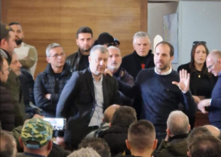 Cambio proprietà Dema, Pd incontra lavoratori in Comune: “Stop allo spezzatino industriale”