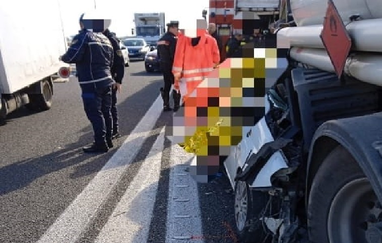 Schianto sulla 268 a Somma Vesuviana, la vittima aveva 37 anni. Città in lutto