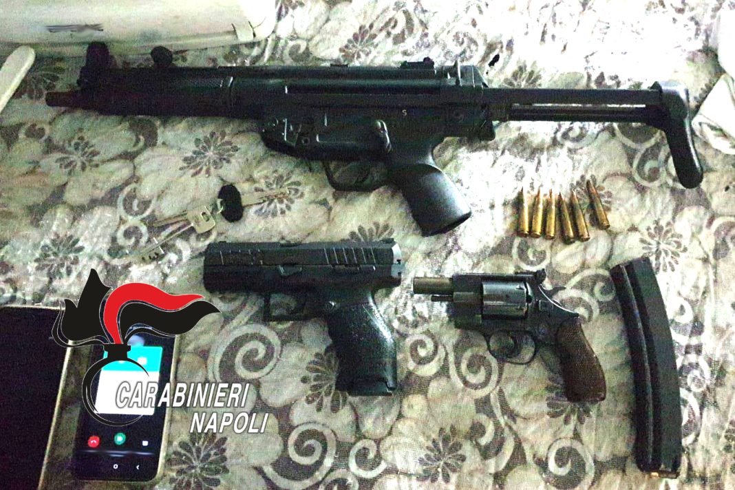 Armi nel Vesuviano, carabinieri scoprono arsenale e arrestano 2 persone