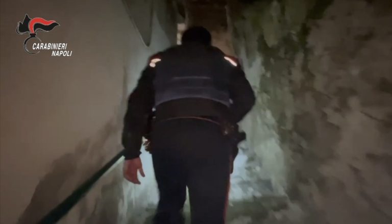 Spaccio nel Vesuviano, maxi operazione Dda: 13 arresti