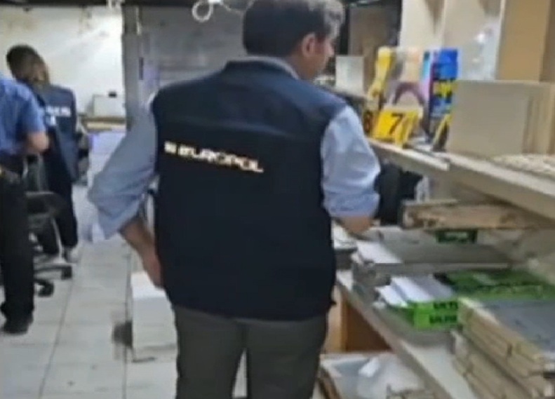 Scoperta la Banda degli Onesti 2.0: così producevano i 10, 20 e 50 euro falsi. Scattano agli arresti