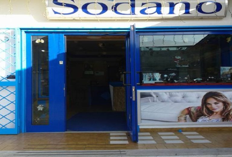 Somma, ladri assaltano la gioielleria Sodano nel centro commerciale