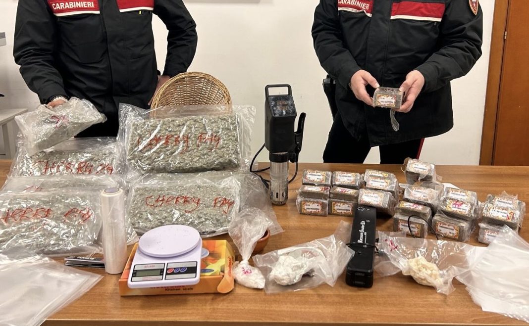 Intercettato carico di droga in codice per la Pasquetta vesuviana: sequestro da record