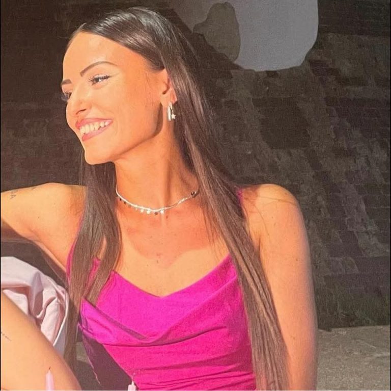 Raffaella muore mentre va a lavorare al bar, lo strazio di Acerra
