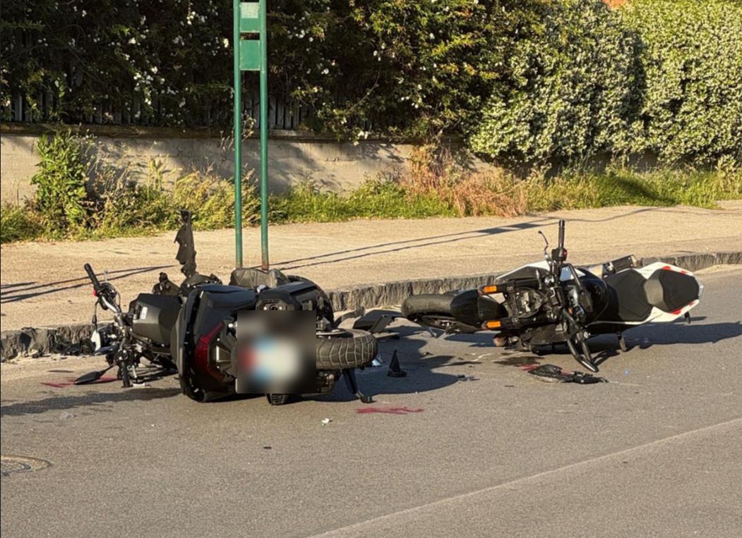 Somma Vesuviana, grave incidente tra due moto: feriti due ragazzi