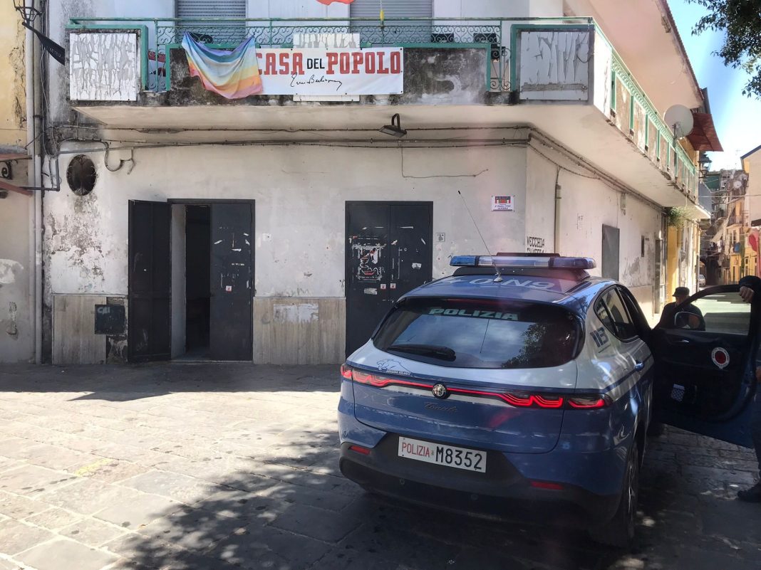 Acerra, vandalizzata la Casa del Popolo inaugurata da Enrico Berlinguer