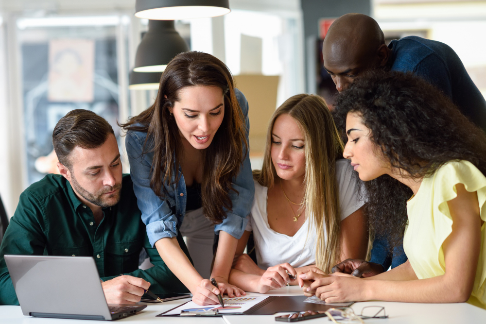 Lavoro e nuove generazioni: cosa conta davvero quando si sceglie un lavoro