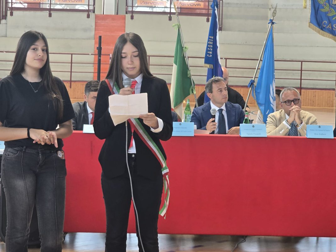 Centinaia di giovani al Consiglio per Martina e Santo: “Insegniamo ad amare”