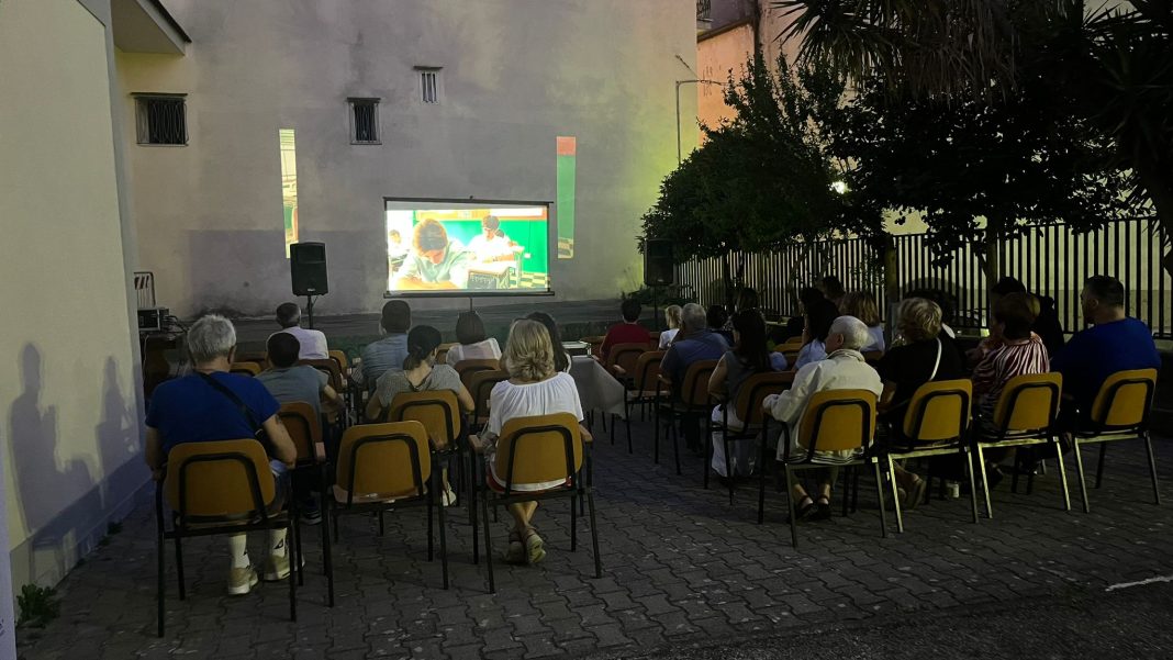 Castello di Cisterna: l’Associazione IRIS celebra un anno con una serata dedicata al bullismo