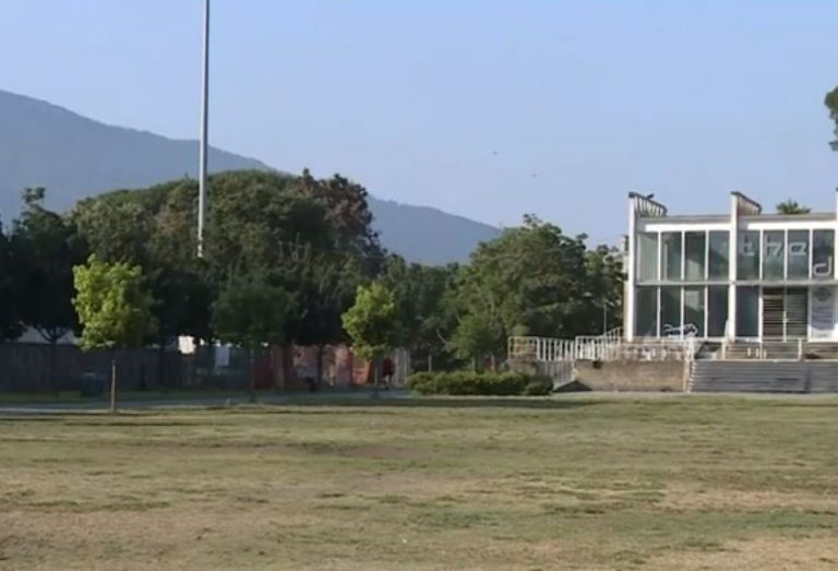 Ragazzini picchiati e rapinati, allarme babygang a Pomigliano. Genitori infuriati
