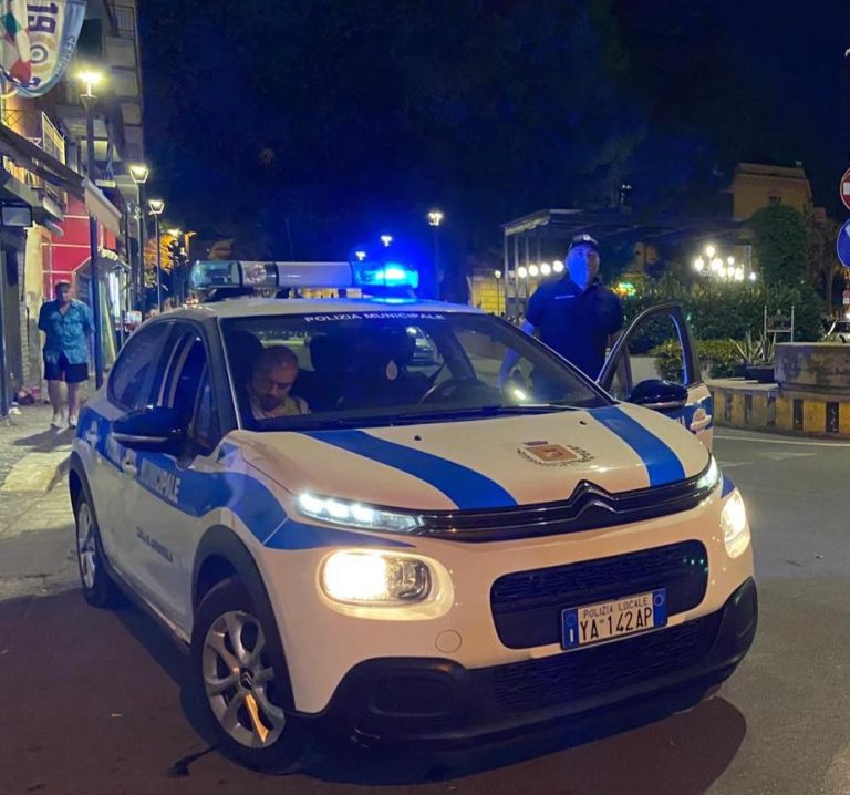 Afragola, operazione weekend: tolte 5 patenti, 8 multati per il cellulare