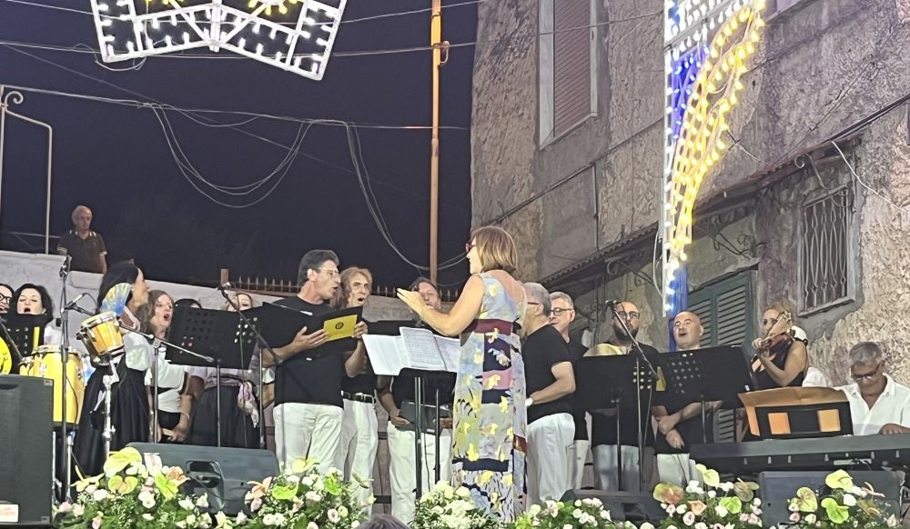 Sant’Anastasia. “Diferencia 2.0” incanta Capodivilla: quando l’armonia è ascolto, condivisione e memoria