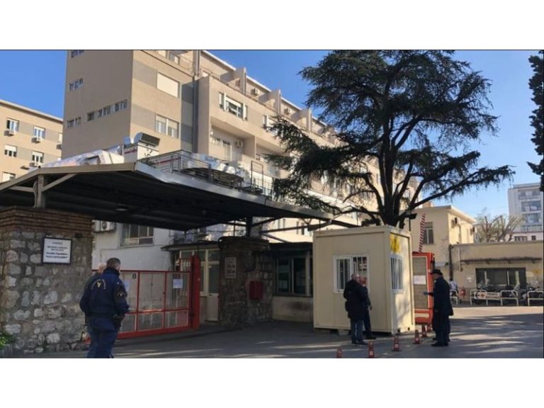 Neonata rischia di soffocare, salva grazie alla polizia