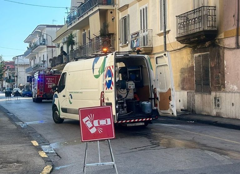 Paura a Pomigliano d’Arco: auto in fiamme