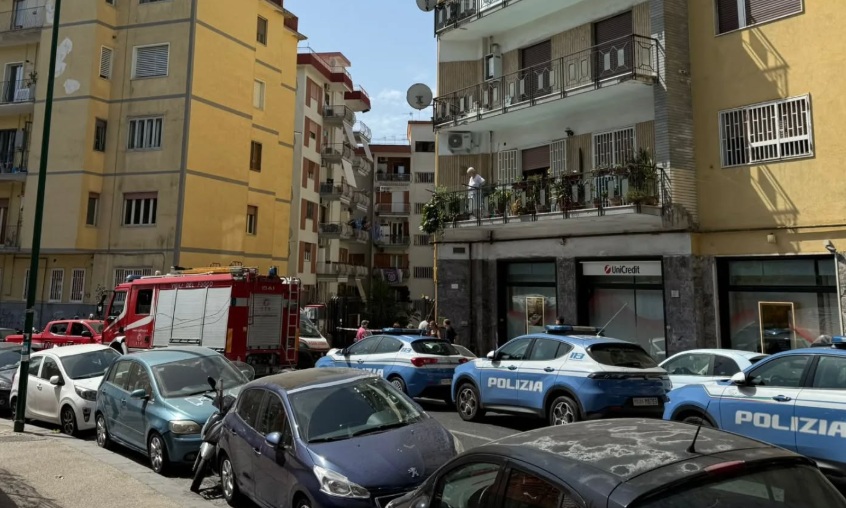 Strage sul lavoro a Napoli: montacarichi precipita per 6 piani, muoiono 3 operai