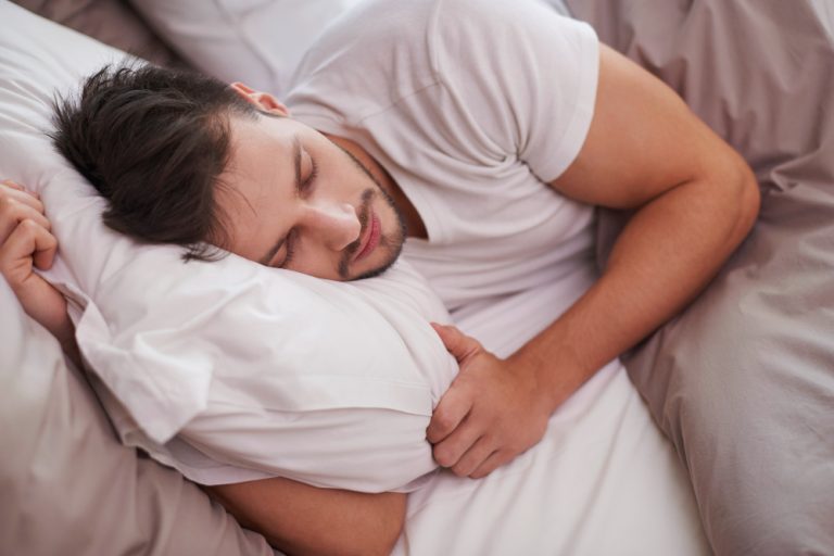 Settembre, tempo di buoni propositi (e di dormire): cresce il turismo del sonno