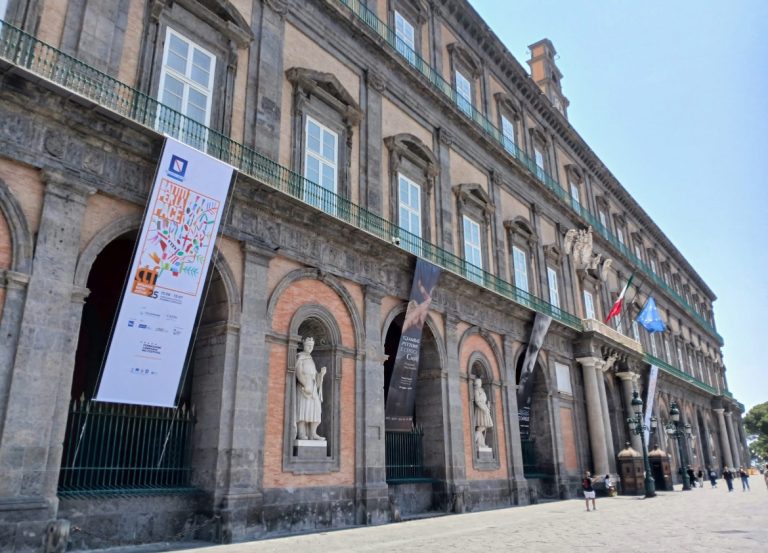 Turisti colti da malore per il caldo, l’allarme Palazzo Reale arriva al Ministro