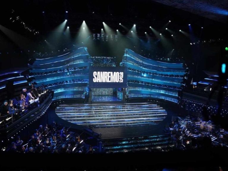 Festival di Napoli al posto di Sanremo? Il piano che fa scalpore