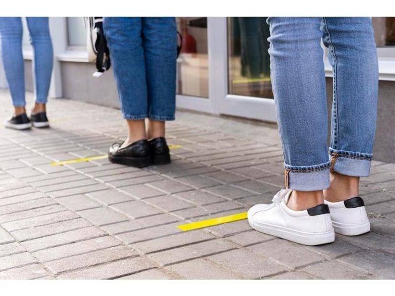 Proteste e risse alle Poste, assegno di inclusione negato