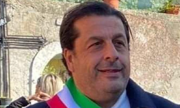 Appalti e mazzette, terremoto in Campania: arrestato sindaco-coordinatore Fi. Indagati anche ex consiglieri regionali