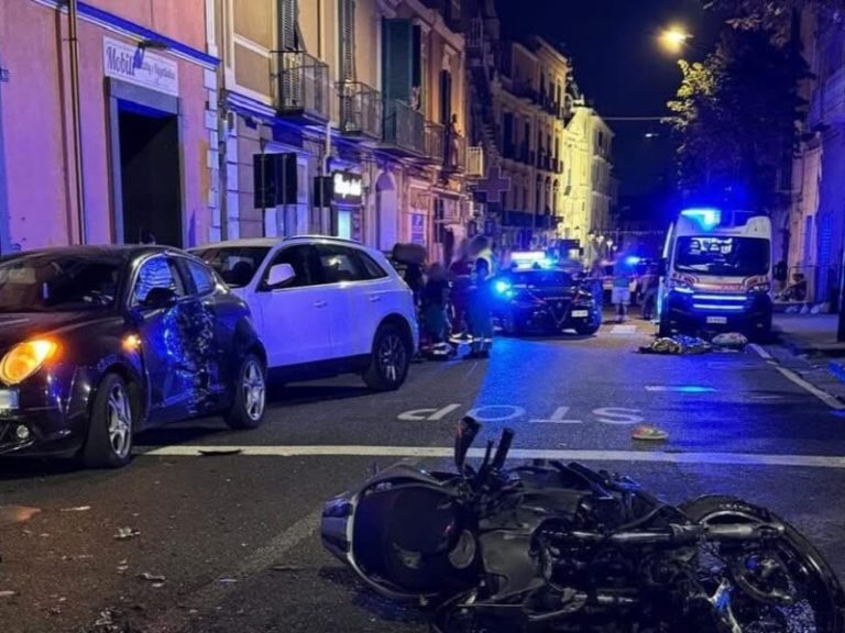 Torre del Greco, scontro fatale per una 22enne