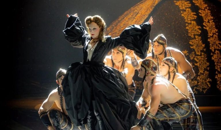 Da Somma Vesuviana alla Cina: Nietta Dalmini conquista il palco di “House of Dancing Water”