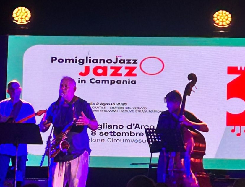 Il sax di Zurzolo apre il Pomigliano Jazz in Circum tra suggestioni e messaggi di pace