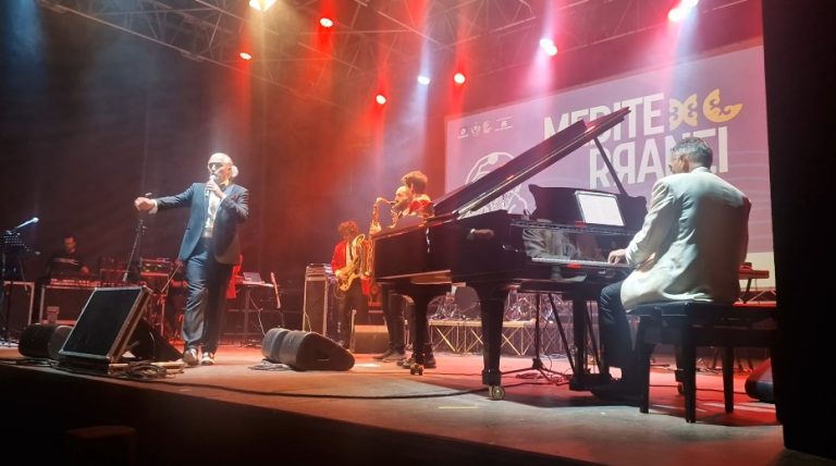 Oliveto Citra, gran finale del Sele d’Oro: in concerto i Carosones con il maestro Lello Milo
