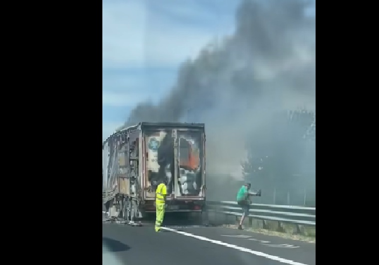 Asse Mediano, martedì nero tra Pomigliano e Acerra: 2 incidenti e un camion a fuoco