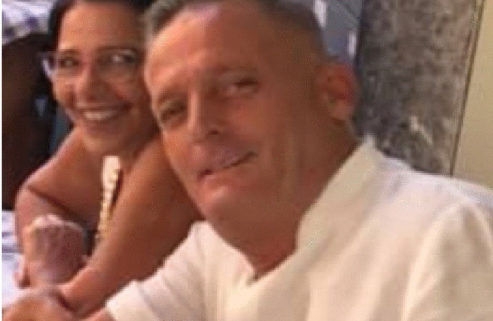 Reagisce all’aggressione del marito e lo uccide a coltellate