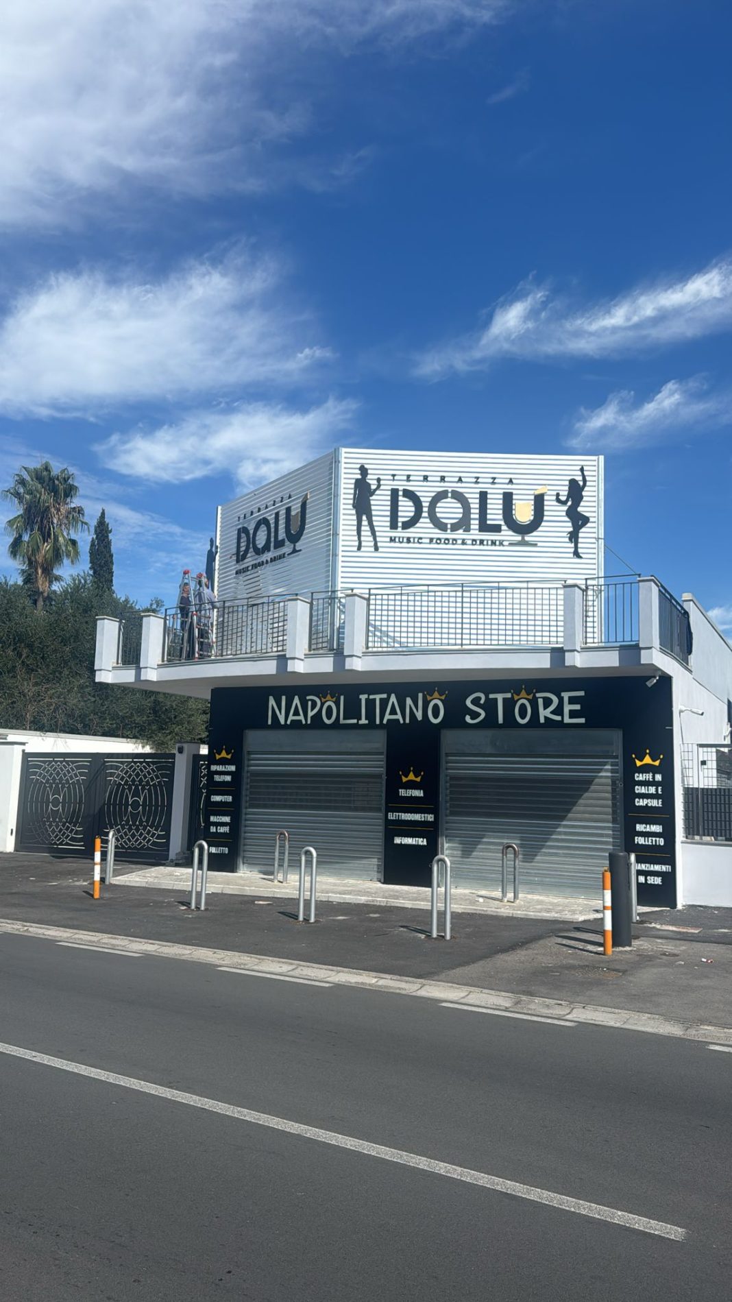 Apre a Cardito il nuovo mini centro commerciale con Terrazza DaLù e Napolitano Store