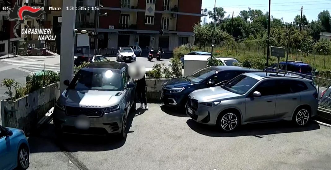 Furti delle auto di lusso, 4 arresti: scoperti 22 colpi