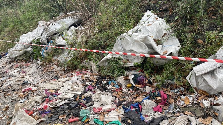 Scoperta discarica abusiva di 800 metri quadrati: scatta il sequestro a Marigliano