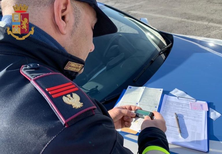 Scuola di guida di Somma sanzionata: istruttore con patente scaduta e auto non assicurata
