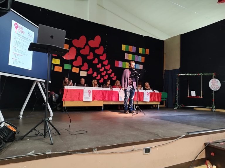 Volla, manifestazione per la giornata mondiale contro la violenza sulle donne al De Sica/San Giovanni Bosco