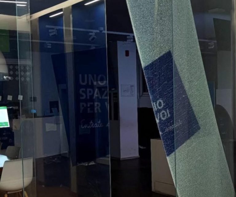 Pomigliano, banditi assaltano la banca Intesa Sanpaolo