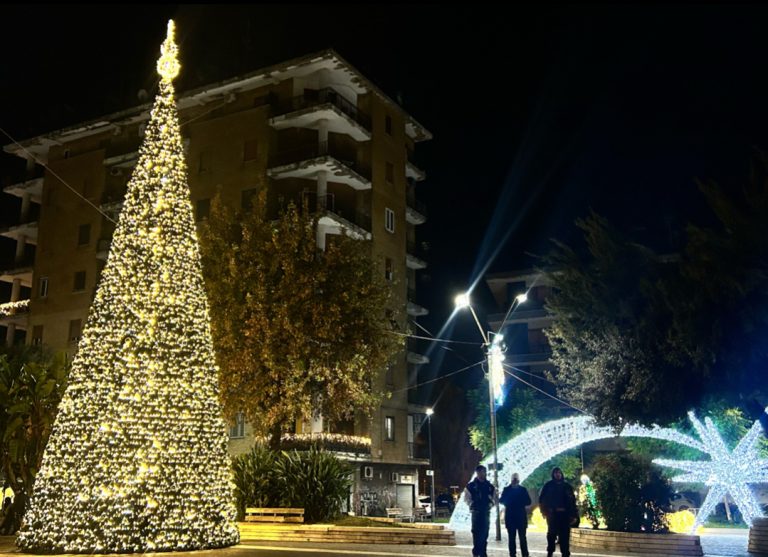 Emozioni di luce: attrazioni natalizie a Pomigliano d’Arco