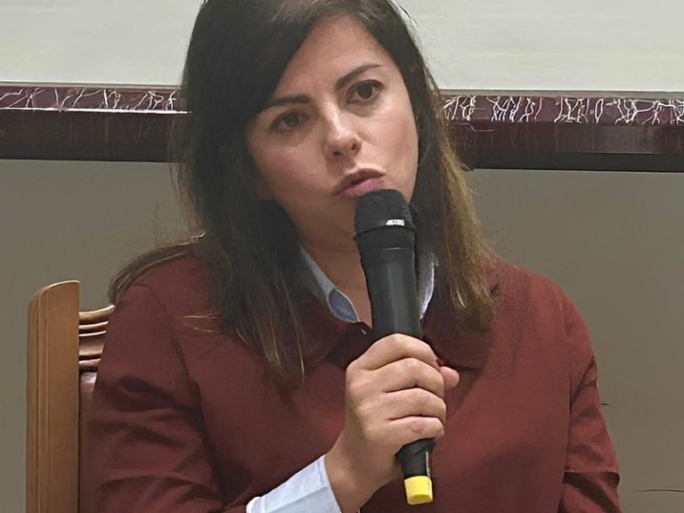 Auriemma (M5S): “Il Governo dice no ai defibrillatori nei luoghi di lavoro, una scelta grave e irresponsabile”