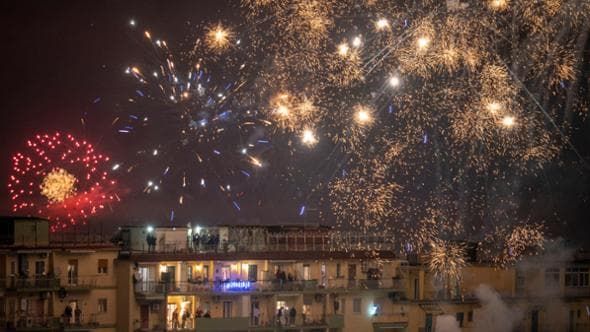 57 feriti per l’esplosione di botti a Capodanno. Il bilancio della prima notte dell’anno a Napoli e provincia